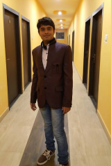 Mayank Srivastava - Anchor in Delhi | www.dazzlerr.com