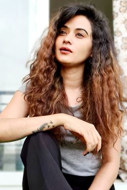 Alka Bisht - Actor in  | www.dazzlerr.com