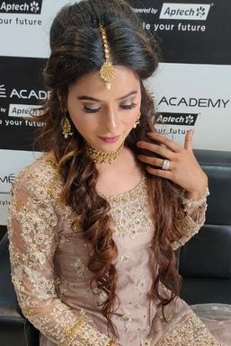 Alka Bisht - Actor in  | www.dazzlerr.com