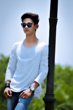 Raj - Model in Delhi | www.dazzlerr.com