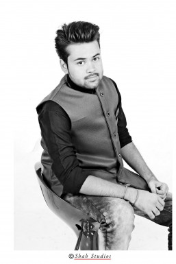 Alok Kumar Pathak - Model in Delhi | www.dazzlerr.com