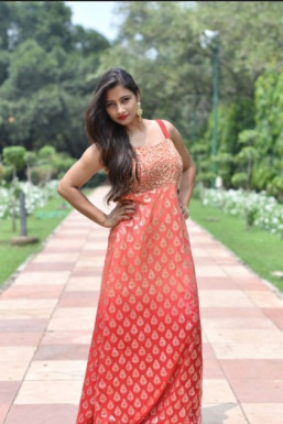 Priyanka - Model in Delhi | www.dazzlerr.com
