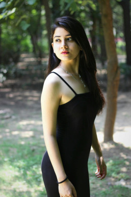 Devanshi Butola - Model in Delhi | www.dazzlerr.com