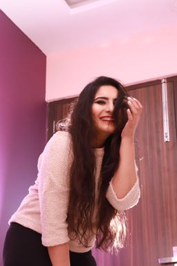 Jasmeet Kaur - Model in Delhi | www.dazzlerr.com