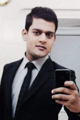 Abhishek Tripathi - Anchor in Delhi | www.dazzlerr.com