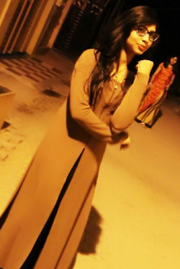 Ayushi Jain - Model in Delhi | www.dazzlerr.com