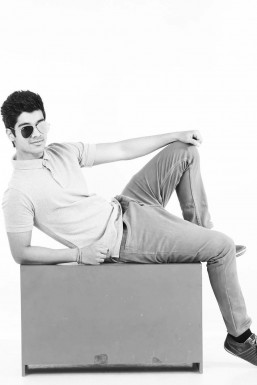 Sourabh - Model in Delhi | www.dazzlerr.com