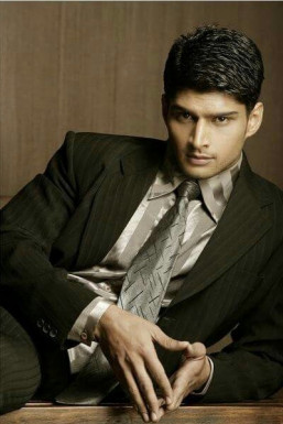 Gaurav Kaushik - Model in Delhi | www.dazzlerr.com