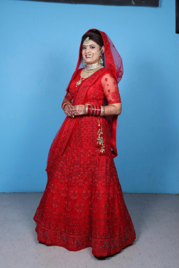Kanika Babbar Ridhlan - Model in -Select- | www.dazzlerr.com