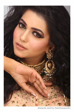 Anuradha - Model in  | www.dazzlerr.com