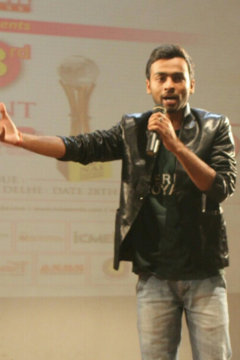 RJ Avinash - Anchor in Delhi | www.dazzlerr.com