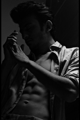 Vishesh Bhatt - Model in Ahmedabad | www.dazzlerr.com