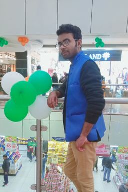 Moazzam Beg - Model in Delhi | www.dazzlerr.com