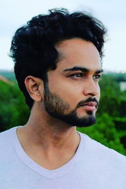 Suhaan Khan - Actor in Mumbai | www.dazzlerr.com