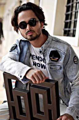 Suhaan Khan - Actor in Mumbai | www.dazzlerr.com