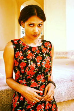 Khairunnisa - Model in Hyderabad | www.dazzlerr.com