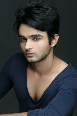 Bhalendra Sharma - Model in Delhi | www.dazzlerr.com