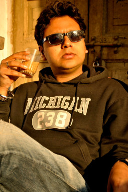 Rajiv Bhatnagar - Model in Delhi | www.dazzlerr.com