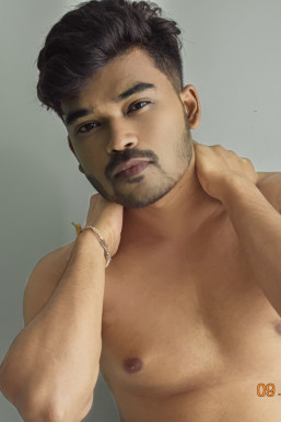 Abhijit Narke - Model in Pune | www.dazzlerr.com