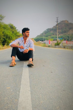 Himanshu Gour - Model in Rajsamand | www.dazzlerr.com