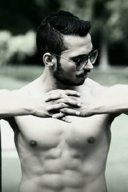 SAURABH DAGAR - Model in Delhi | www.dazzlerr.com