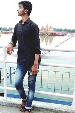 Shivam Kumar - Model in Thanesar | www.dazzlerr.com