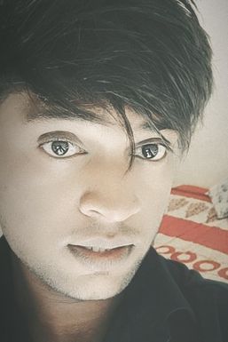 Chetan Jadhav  - Stylist in  | www.dazzlerr.com