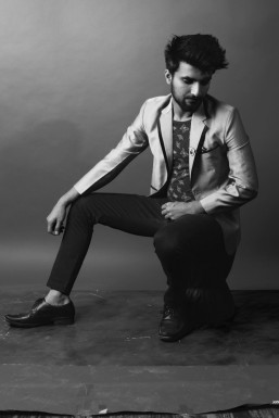 Aditya Ruhil - Model in Delhi | www.dazzlerr.com