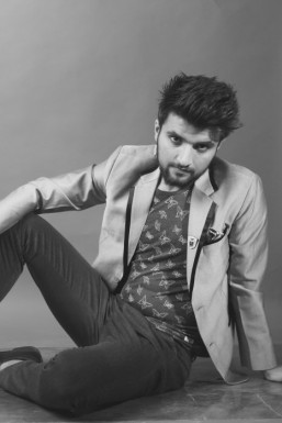 Aditya Ruhil - Model in Delhi | www.dazzlerr.com