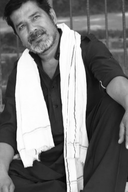 Vikram Rawat - Actor in Delhi | www.dazzlerr.com