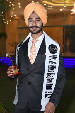 Hardeep Khaira - Model in Ganganagar | www.dazzlerr.com