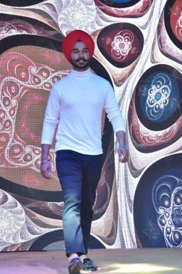 Hardeep Khaira - Model in Ganganagar | www.dazzlerr.com