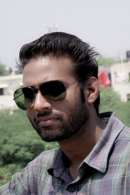 Mukesh - Model in Delhi | www.dazzlerr.com