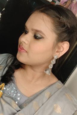 Gausiya Shaikh - Makeup Artist in Khopoli | www.dazzlerr.com