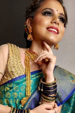 Gausiya Shaikh - Makeup Artist in Khopoli | www.dazzlerr.com