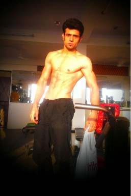 Junaid Shafiq - Model in Delhi | www.dazzlerr.com