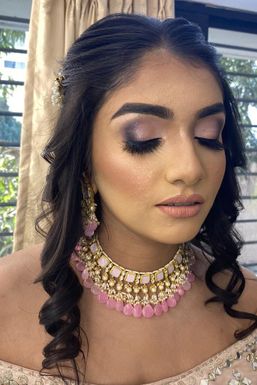 Hemali Kanzariya - Makeup Artist in Ahmedabad | www.dazzlerr.com