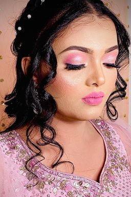 Hemali Kanzariya - Makeup Artist in Ahmedabad | www.dazzlerr.com