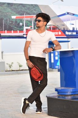 Bhushan Chincholkar - Model in Yavatmal | www.dazzlerr.com