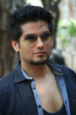 Karan Srivastava - Model in Delhi | www.dazzlerr.com