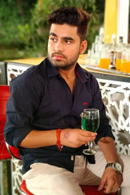 Akshay Trivedi - Actor in Delhi | www.dazzlerr.com