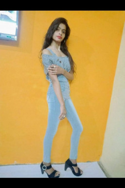 Akanksha Sondhiya - Model in Satna | www.dazzlerr.com