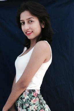 Somya Bhasin - Model in Delhi | www.dazzlerr.com