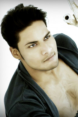 Piyush Gangahari - Model in Delhi | www.dazzlerr.com