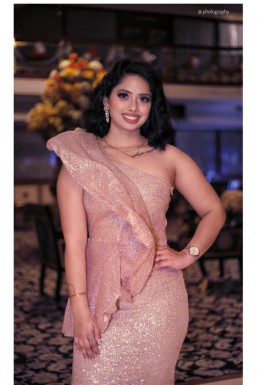 Anchor Megha Goyal - Anchor in Delhi | www.dazzlerr.com