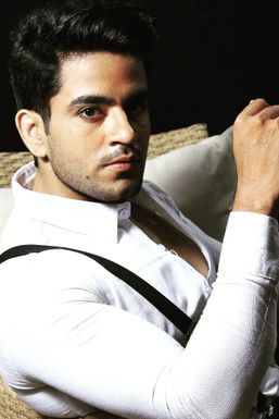 Yash Dhawan - Model in Delhi | www.dazzlerr.com