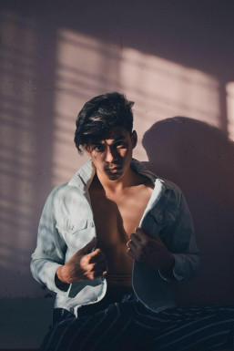 Khan Fardin - Model in Mumbai | www.dazzlerr.com