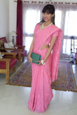 Esther R - Model in Delhi | www.dazzlerr.com