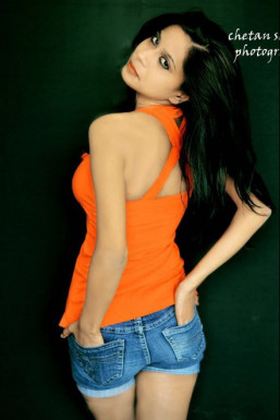 Radhika Sharma - Model in Delhi | www.dazzlerr.com
