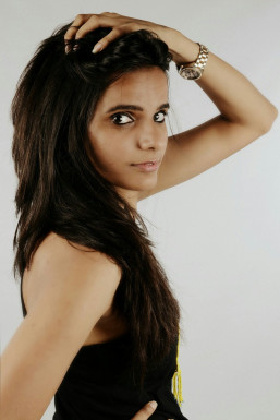Tanisha - Model in Delhi | www.dazzlerr.com